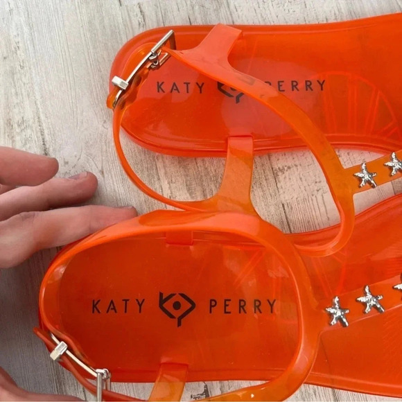 Katy Perry Orange Starfish Studded T-Strap Geli Sandals Size 8 Casual - Picture 3 of 12